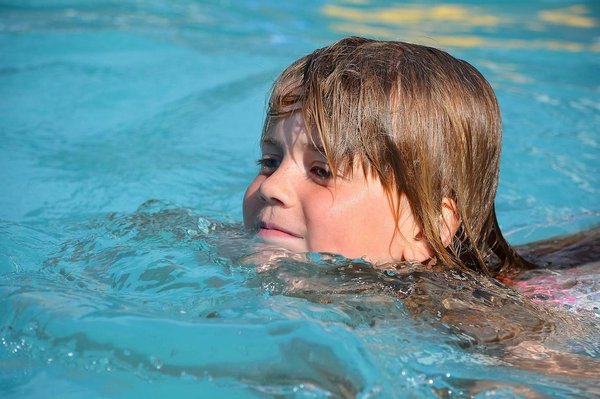 Comment sécuriser sa piscine pour les enfants ?